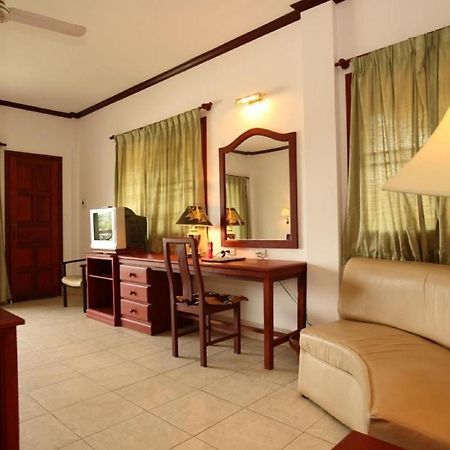 Vansana Hotel Vang Vieng Esterno foto