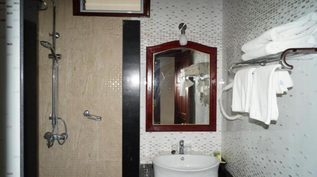 Vansana Hotel Vang Vieng Esterno foto